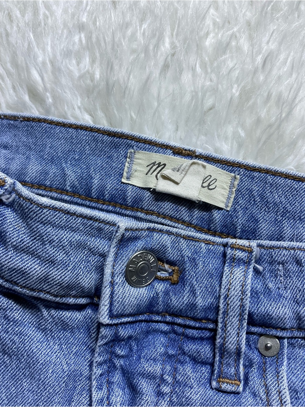 Madewell The Perfect Vintage Jean in Coney Wash: Destroyed Edition - Picture 3 of 6